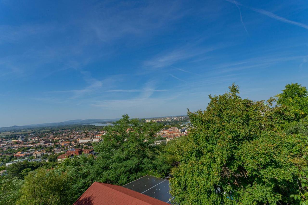 Panorama Apartmanhaz Esztergom Luaran gambar